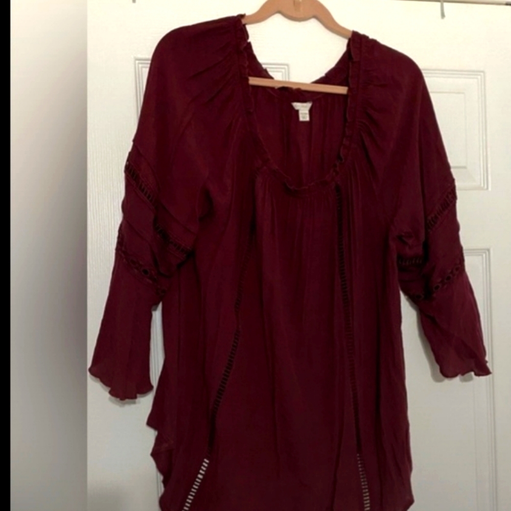 CATO top - Size 22/24W - true burgundy color. Lots of detail!